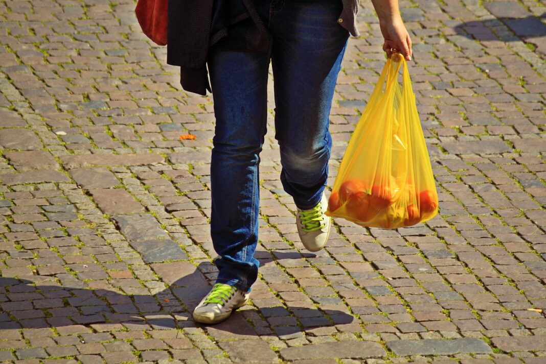 Bewusst einkaufen: So sparst du langfristig Geld und schützt die Umwelt.